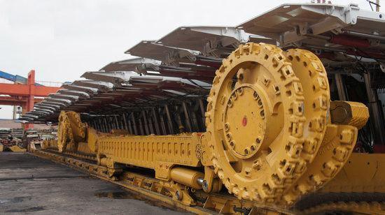 煤礦掘進機、采煤機使用液壓螺母、液壓螺栓拉伸器專用250MPA-300MPA超高壓手動液壓泵，液壓軟管，液壓快速接頭，液壓螺母注油嘴連接接頭，壓力表