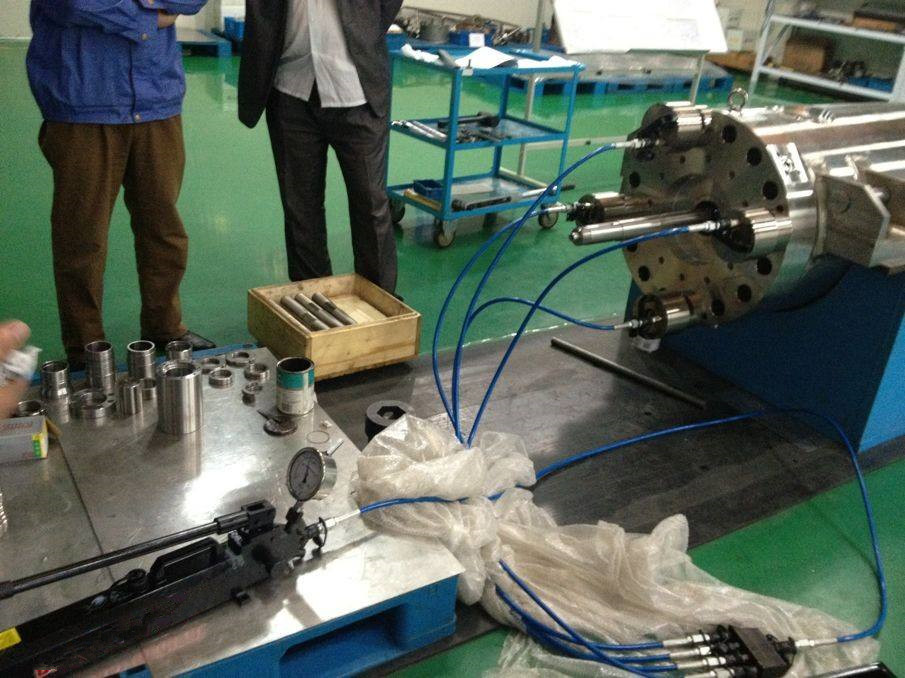火電風電電廠電站液壓主機轉軸維修、聯軸器打壓安裝拆卸使用100MPA-180MPA-200MPA-250MPA-300MPA超高壓手動液壓泵，液壓軟管，液壓快速接頭，氣動液壓泵站